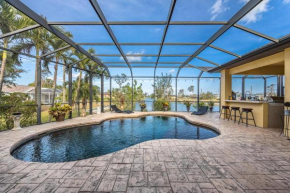 Fresh Water Canal, Kayaks, Heated Pool - Villa Windows on the Water - Roelens Vacations